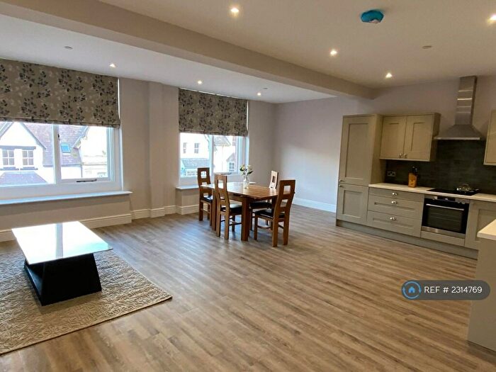 2 Bedroom Flat To Rent In Station Road, Colwyn Bay, LL29