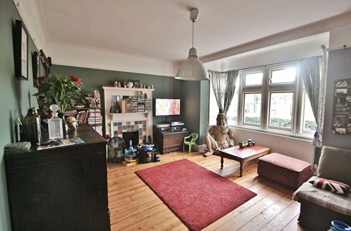 1 Bedroom Flat To Rent In Eastfields Road, Ealing, W3