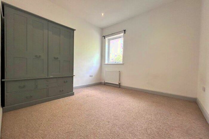 1 Bedroom Flat To Rent In The Broadway, Chingford, E4