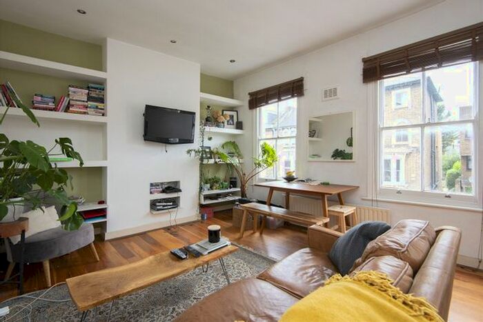 1 Bedroom Flat To Rent In Brookfield Road, Hackney, London, E9