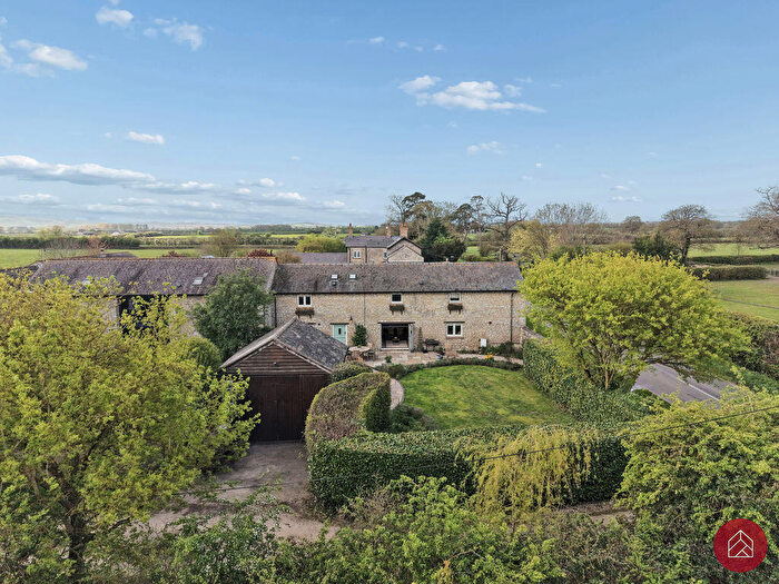 4 Bedroom Detached House For Sale In Blackthorn Road, Bicester, OX27