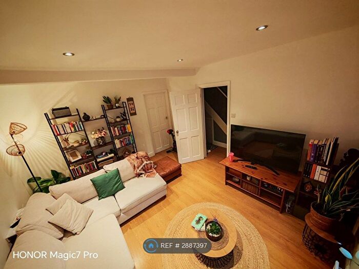 3 Bedroom Terraced House To Rent In Bindon Green, Morden, SM4