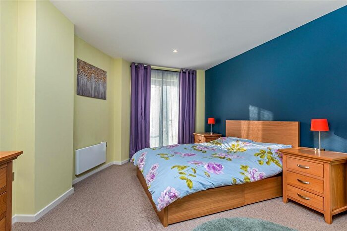2 Bedroom Apartment To Rent In South Quay, Kings Road, Swansea, SA1