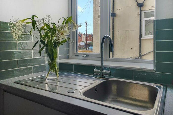 2 Bedroom Flat To Rent In Albany Road, CV5