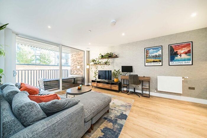 1 Bedroom Flat For Sale In Plough Lane, Earlsfield, SW17