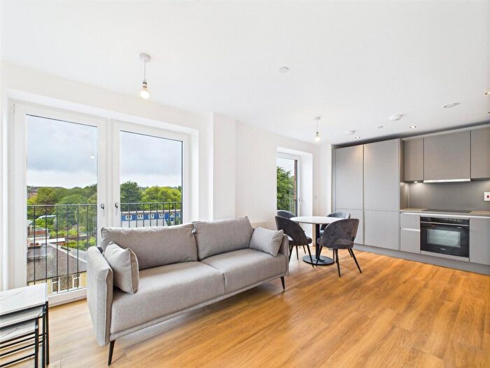 2 Bedroom Apartment To Rent In Logie Green Road, Edinburgh, Midlothian, EH7