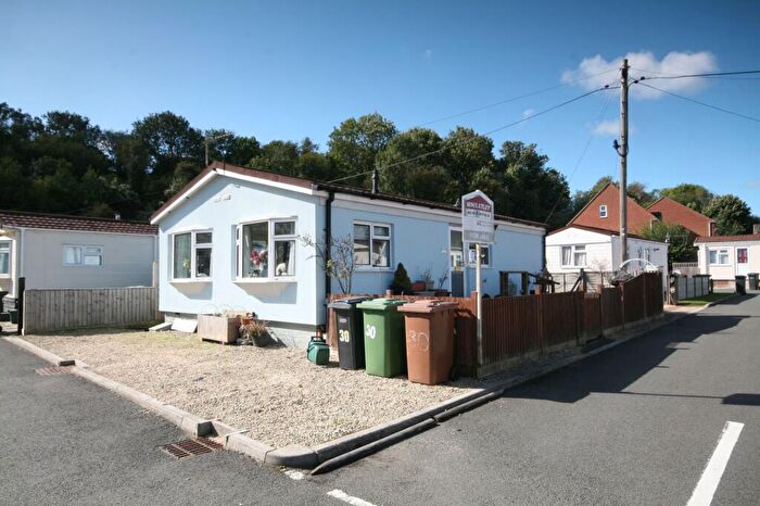 2 Bedroom Park Home For Sale In Littleworth Park Littleworth Oxford, OX33