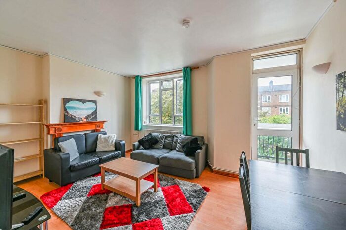 4 Bedroom Maisonette To Rent In Vernon House, , Vauxhall, London, SE11