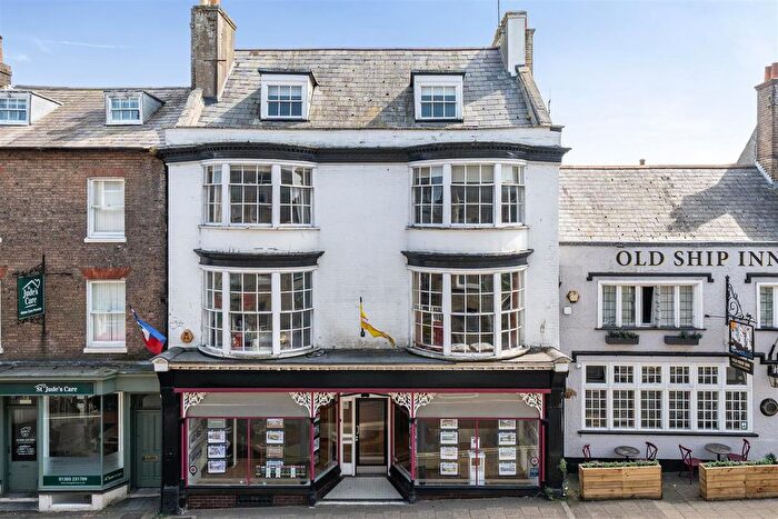 3 Bedroom Terraced House For Sale In B High West Street, Dorchester, DT1