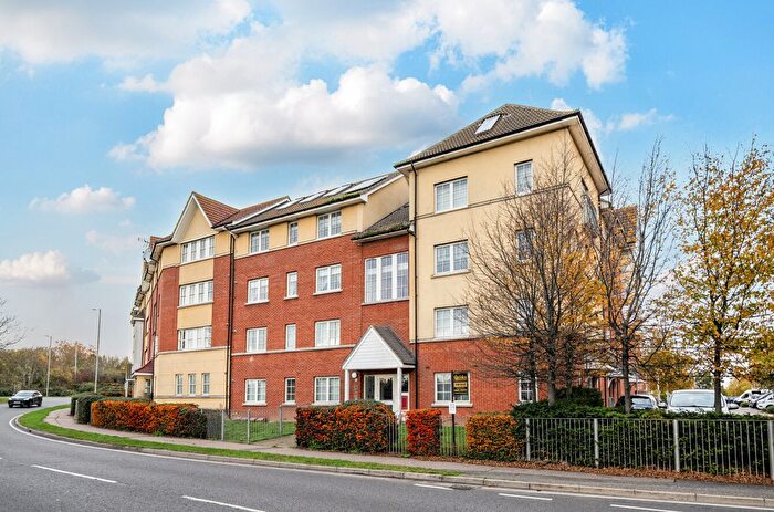 2 Bedroom Flat For Sale In Gainsborough Close, Basildon, SS14