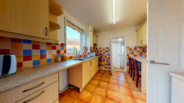 3 Bedroom Semi-Detached House To Rent In Matlock Road, Chaddesden, Derby DE21