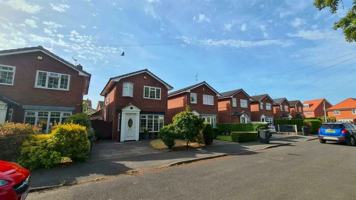 3 Bedroom House To Rent In Dunlin Close, Poynton, Stockport, SK12