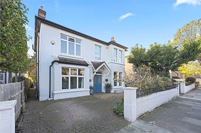 5 Bedroom Detached House For Sale In Holmesdale Road, Teddington, TW11