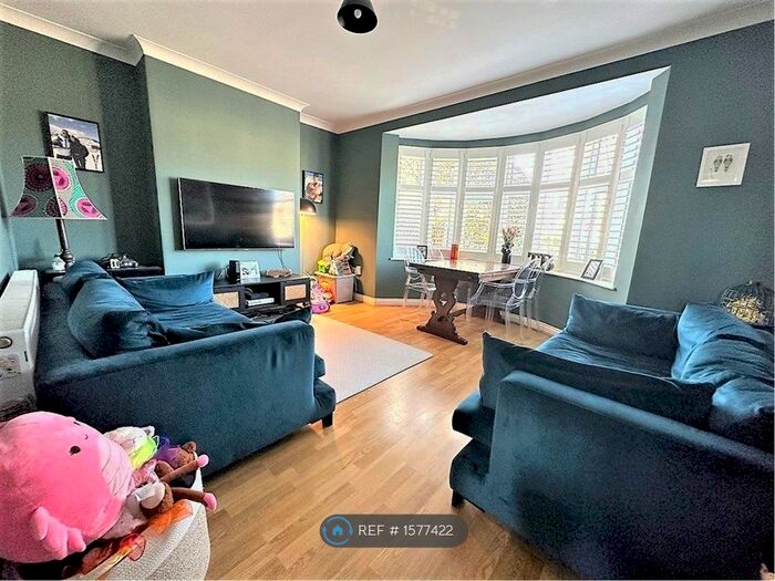 1 Bedroom Maisonette To Rent In Wood Acre House, London, SE9