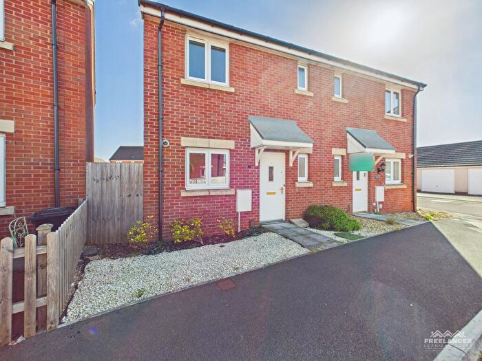 3 Bedroom Semi-Detached House For Sale In Bloomery Circle, Newport, NP19