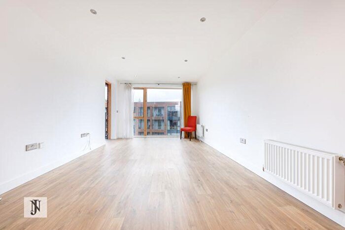 1 Bedroom Flat To Rent In Cornflower Court, Ebony Crescent, Cockfosters, EN4