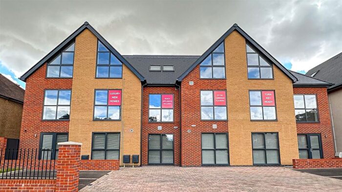 1 Bedroom Flat For Sale In Kingswood Place, Hayes, UB4