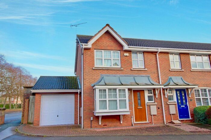 3 Bedroom End Of Terrace House To Rent In Oulton Road, Stone, Staffordshire, ST15