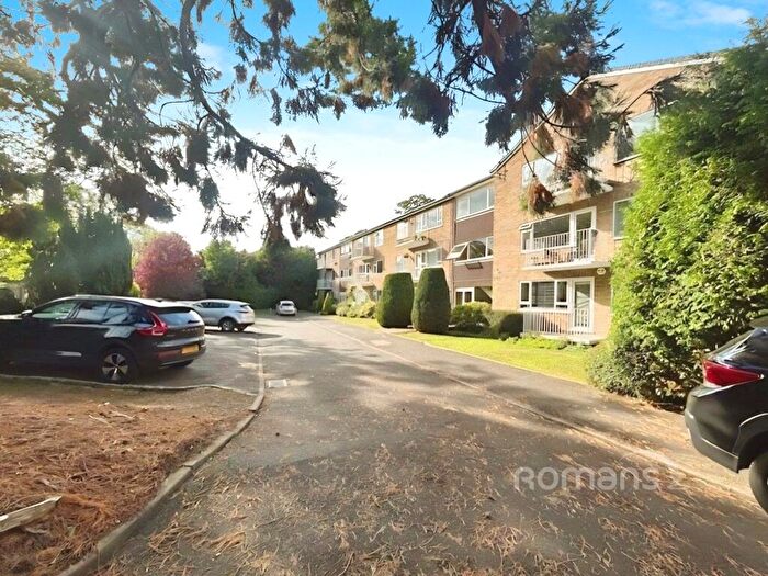 2 Bedroom Flat To Rent In Boulters Gardens, Maidenhead, Berkshire, SL6