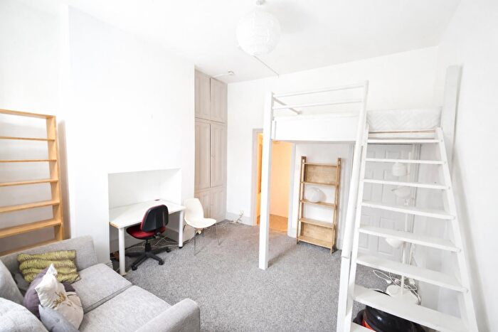 Studio To Rent In Elmore Road, Sheffield, S10