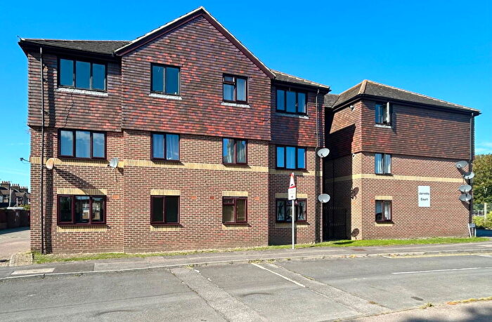 1 Bedroom Flat For Sale In Wykeham Road, Sittingbourne, ME10