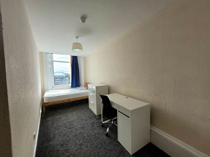 4 Bedroom Flat To Rent In / Victoria Chambers, Victoria Road, DD1