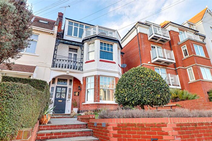 1 Bedroom Flat For Sale In Pembury Road, Westcliff-On-Sea, SS0