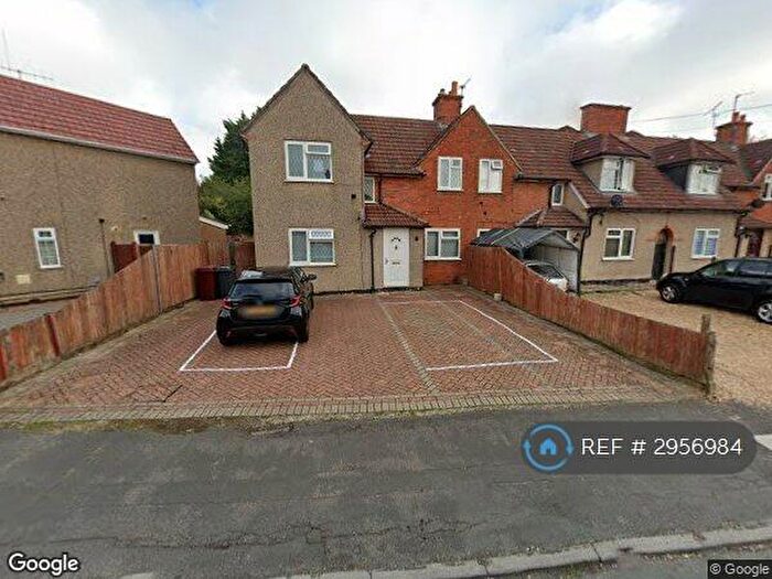 4 Bedroom End Of Terrace House To Rent In Hazel Crescent, Reading, RG2