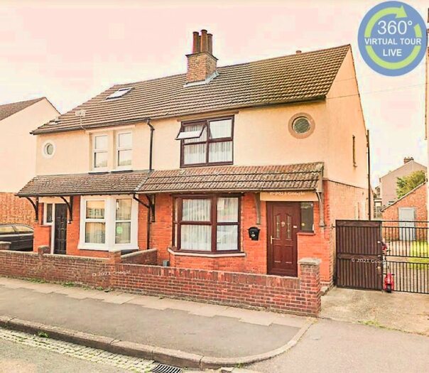 3 Bedroom Semi-Detached House To Rent In Brook Street, Bedford, MK42