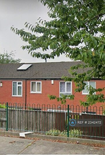 3 Bedroom Terraced House To Rent In St. Johns Close, Leeds, LS6