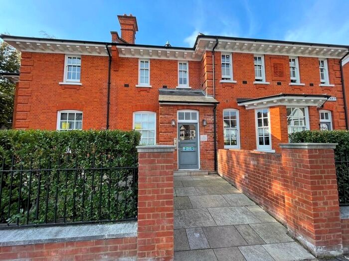 2 Bedroom Property To Rent In Claremont Road, Westcliff-On-Sea, SS0