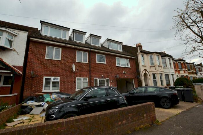 2 Bedroom Flat To Rent In Fladgate Road, London, E11