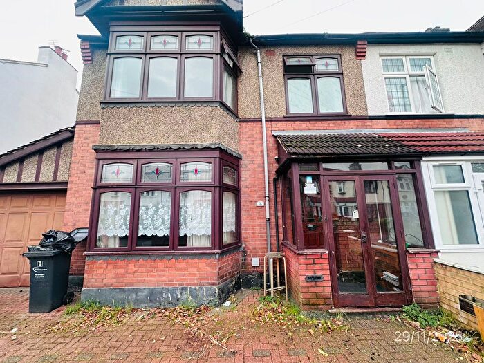 3 Bedroom Semi Detached House To Rent In Lyndhurst Gardens, Barking, Essex, IG11