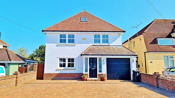 5 Bedroom Detached House For Sale In Walton Road, Frinton-On-Sea, CO13