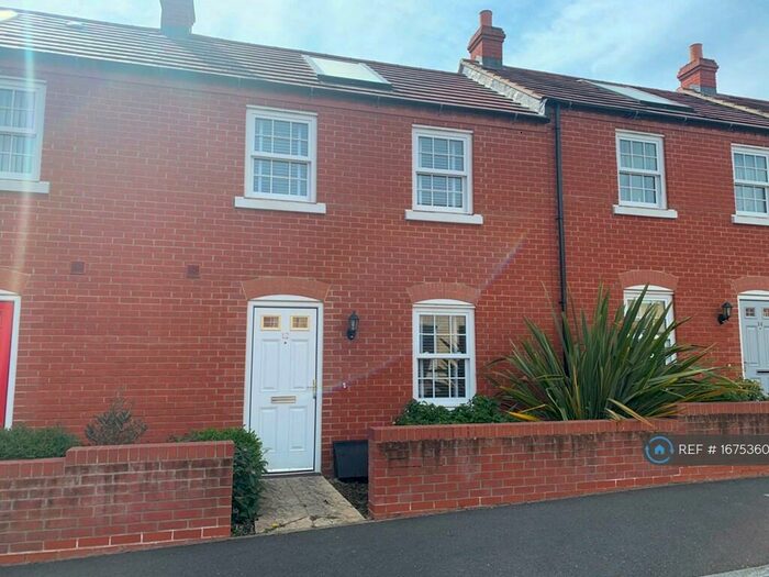 2 Bedroom Terraced House To Rent In Brocklehurst Road, Bedford, MK42