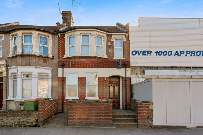 3 Bedroom Flat To Rent In Barking Road, East Ham, E6