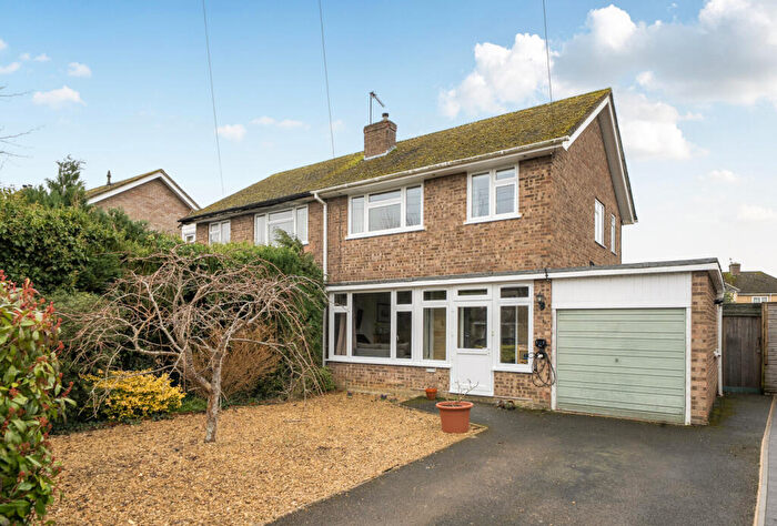 3 Bedroom Semi-Detached House For Sale In Glyme Way, Long Hanborough, Witney, Oxfordshire, OX29