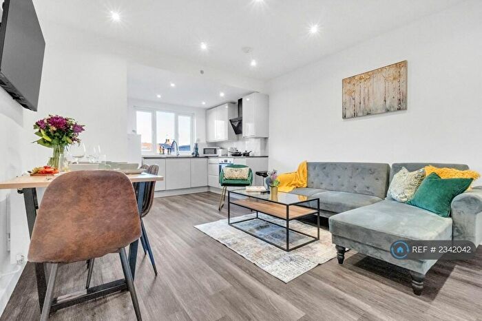 2 Bedroom Flat To Rent In Mount Road, London, NW4