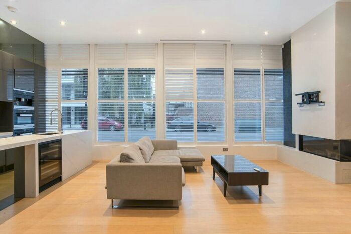 3 Bedroom End Of Terrace House To Rent In Halliford Street, London, N1