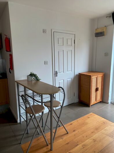 Studio To Rent In Queens Road, London, E17