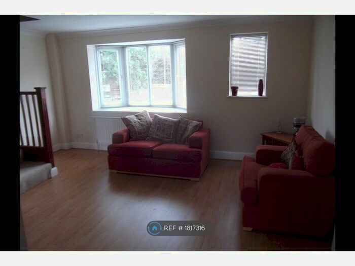 1 Bedroom Maisonette To Rent In Appletree Walk, Watford, WD25