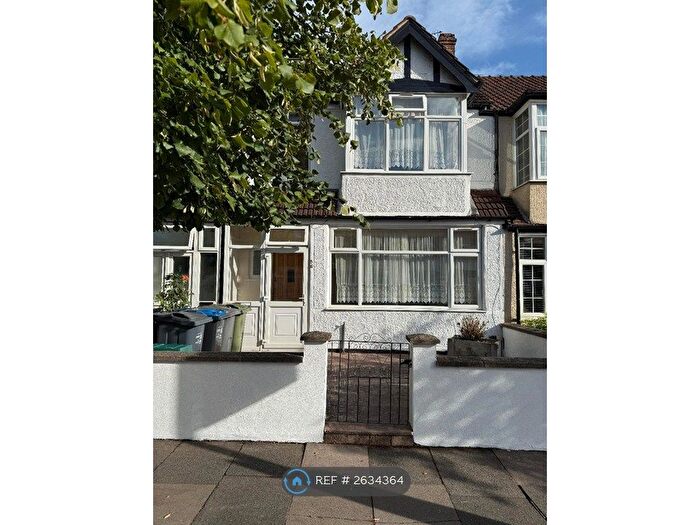 3 Bedroom Terraced House To Rent In Stanford Way, London, SW16