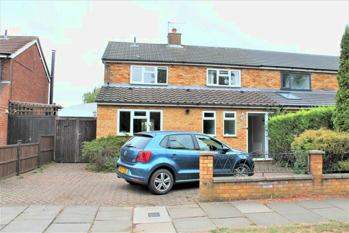 3 Bedroom Semi-Detached House To Rent In St Vincent Drive, St Albans, AL1