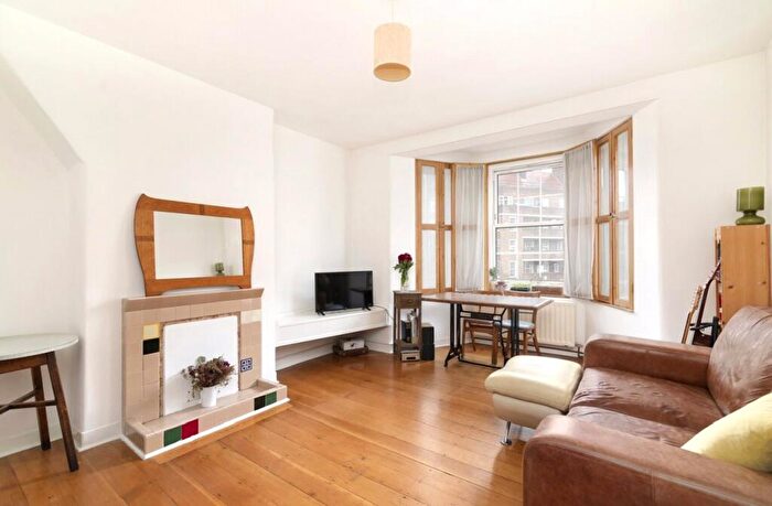 1 Bedroom Apartment For Sale In Pembury Road, London, E5