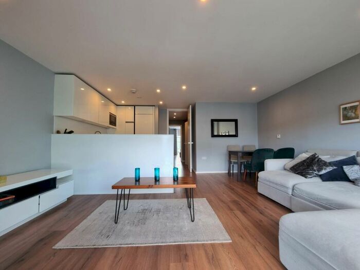 2 Bedroom Apartment To Rent In Dance Square, London, EC1V