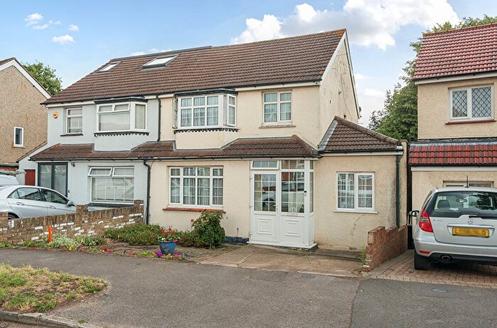 3 Bedroom Semi-Detached House For Sale In Orchard Way, Sutton, SM1