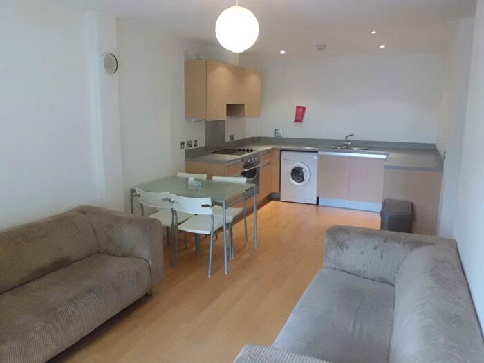 2 Bedroom Flat To Rent In Apt Dain Court, B29