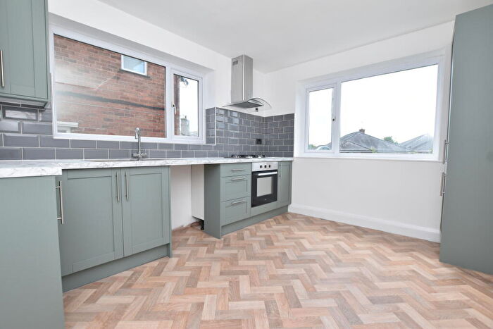 2 Bedroom Flat To Rent In Alundale Road, Cefn-y-bedd, Flintshire, LL12