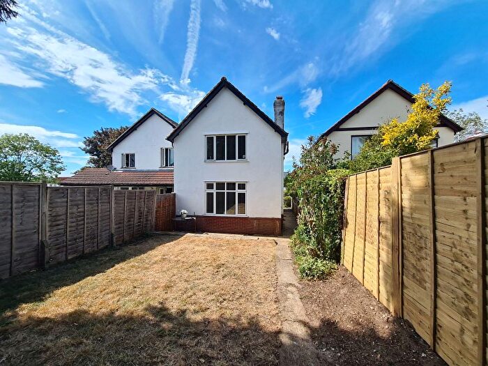 3 Bedroom Semi-Detached House For Sale In Leatherhead Road, Great Bookham, Surrey, KT23