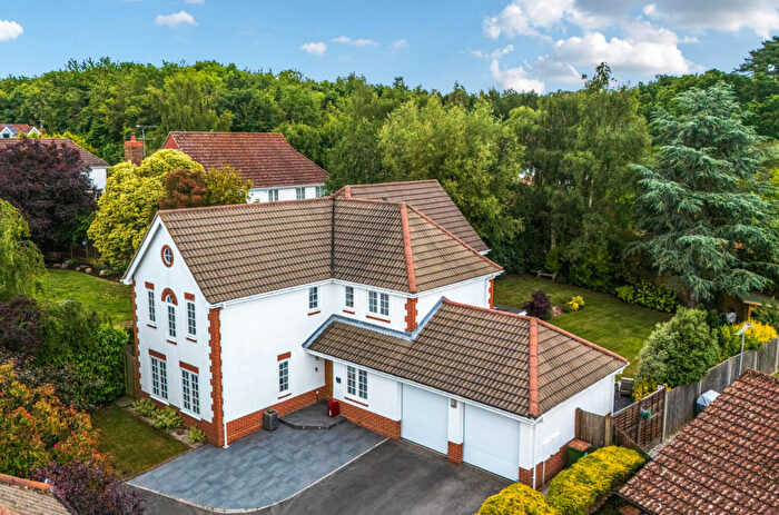 3 Bedroom Detached House For Sale In Chestnut Close, West End, Southampton, Hampshire, SO30